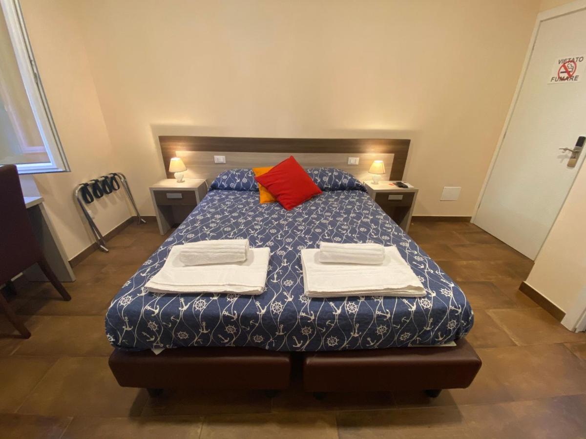 Good Night Moon Hotel La Spezia Ngoại thất bức ảnh